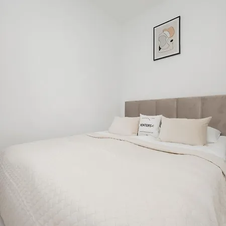 Air-conditioned Studio With Balcony By Renters 公寓 *