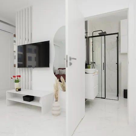 Air-conditioned Studio With Balcony By Renters 华沙
