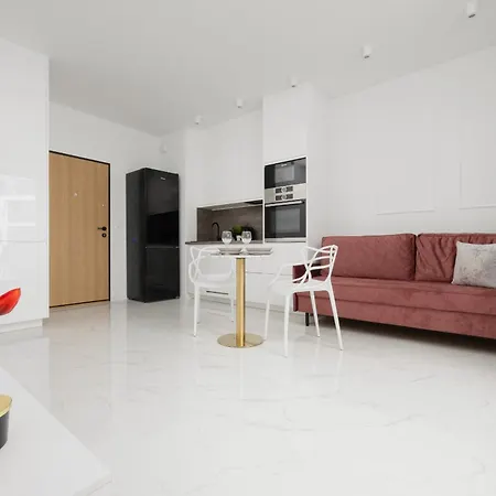 公寓 Air-conditioned Studio With Balcony By Renters *